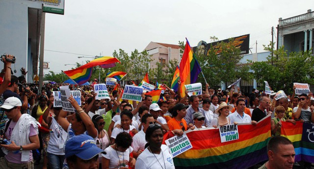 Cộng đồng LGBT thế giới hôm nay (8/5): Cuba hủy bỏ cuộc diễu hành LGBT hàng năm không rõ lí do, tài tử George Clooney vẫn duy trì gây áp lực đối với Brunei - Ảnh 1.