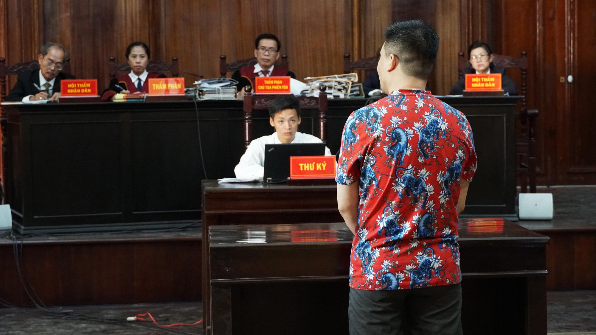 Cha ruột Văn Kính Dương từng chuyển cho con 4 tỉ đồng để đầu tư kinh doanh trong quá trình trốn truy nã  - Ảnh 3.