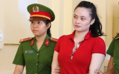 Hotgirl Ngọc Miu đề nghị giao xe Mercedes cho ngân hàng để trừ nợ 1,6 tỉ đồng