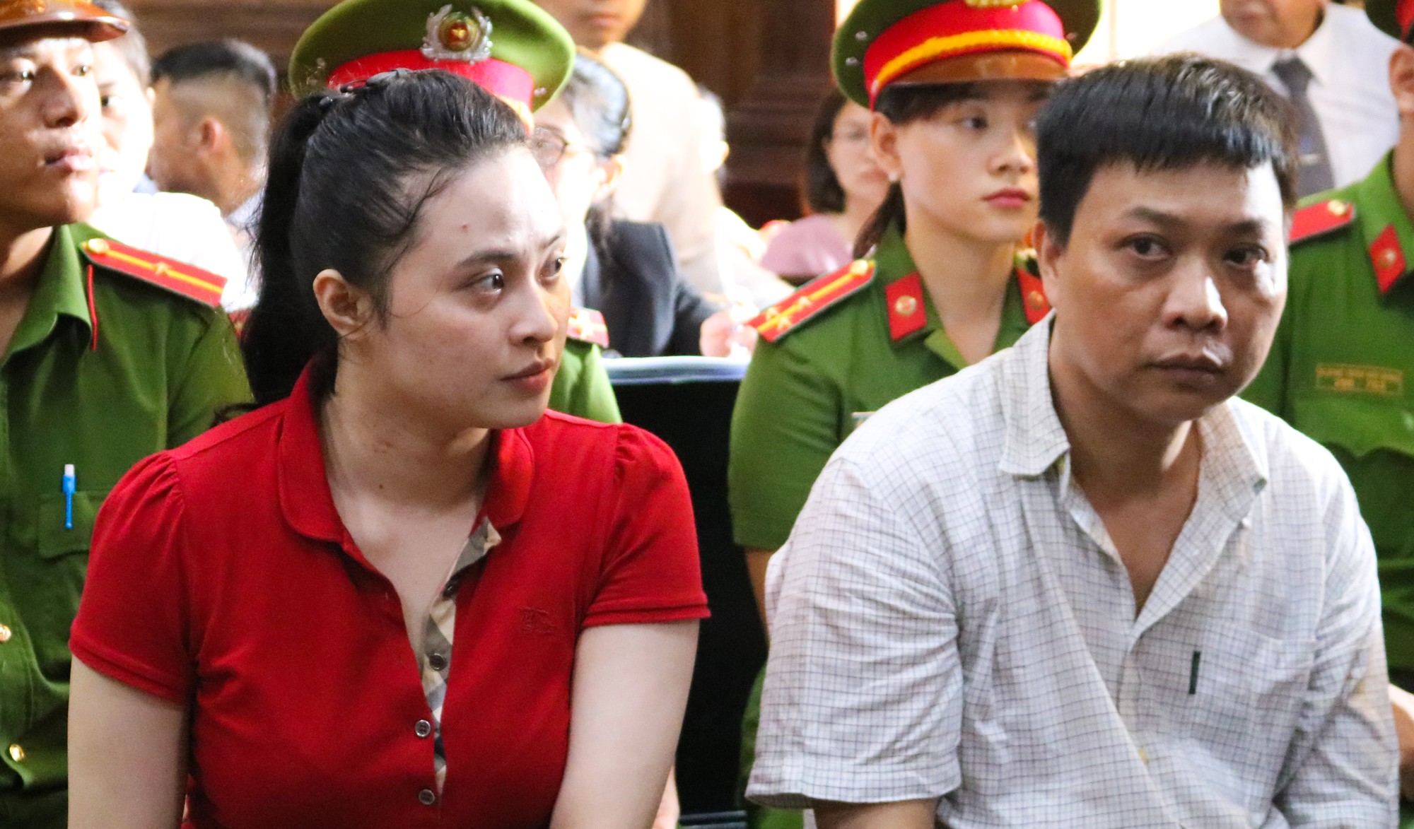 Cha ruột Văn Kính Dương từng chuyển cho con 4 tỉ đồng để đầu tư kinh doanh trong quá trình trốn truy nã  - Ảnh 2.