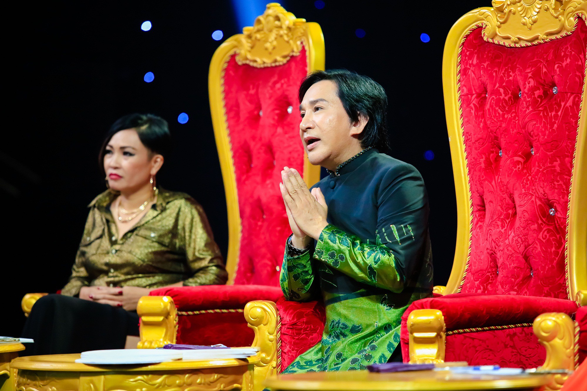 Trước Hồng Tơ, nhiều nghệ sĩ từng sạt nghiệp, trốn nợ, rời bỏ sân khấu vì thói bài bạc, cá độ - Ảnh 2. Trước Hồng Tơ, nhiều nghệ sĩ từng sạt nghiệp, trốn nợ, rời bỏ sân khấu vì thói bài bạc, cá độ - Ảnh 2.