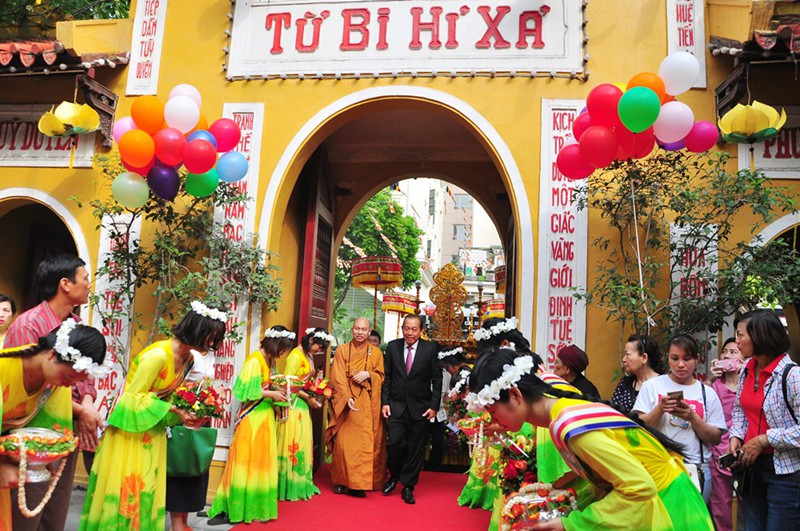 Cùng đón Đại lễ Phật Đản tại những ngôi chùa nổi tiếng ở Hà Nội - Ảnh 2.