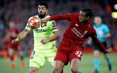 Suarez gọi pha đá phạt góc của Alexander Arnold là trò trẻ con