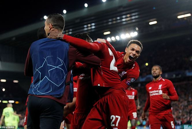 Sao 20 tuổi của Liverpool biến hàng thủ Barca thành ‘lũ ngốc’ - Ảnh 1. Sao 20 tuổi của Liverpool biến hàng thủ Barca thành ‘lũ ngốc’ - Ảnh 1.