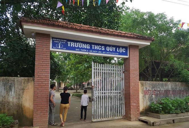 Thầy giáo nhập viện sau khi bị phụ huynh vào trường đuổi đánh - Ảnh 1. Thầy giáo nhập viện sau khi bị phụ huynh vào trường đuổi đánh - Ảnh 1.