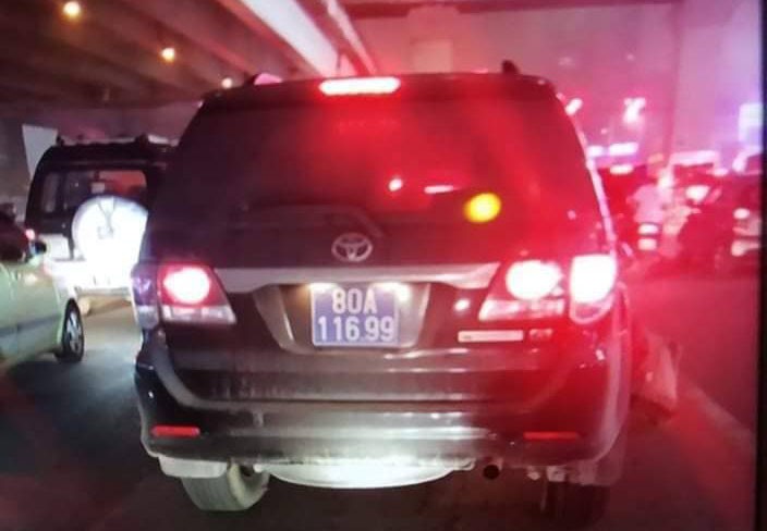 Vụ xe biển xanh 80A gây tai nạn rồi bỏ chạy: Đã chuyển hồ sơ lên Công an TP Hà Nội - Ảnh 1. Vụ xe biển xanh 80A gây tai nạn rồi bỏ chạy: Đã chuyển hồ sơ lên Công an TP Hà Nội - Ảnh 1.