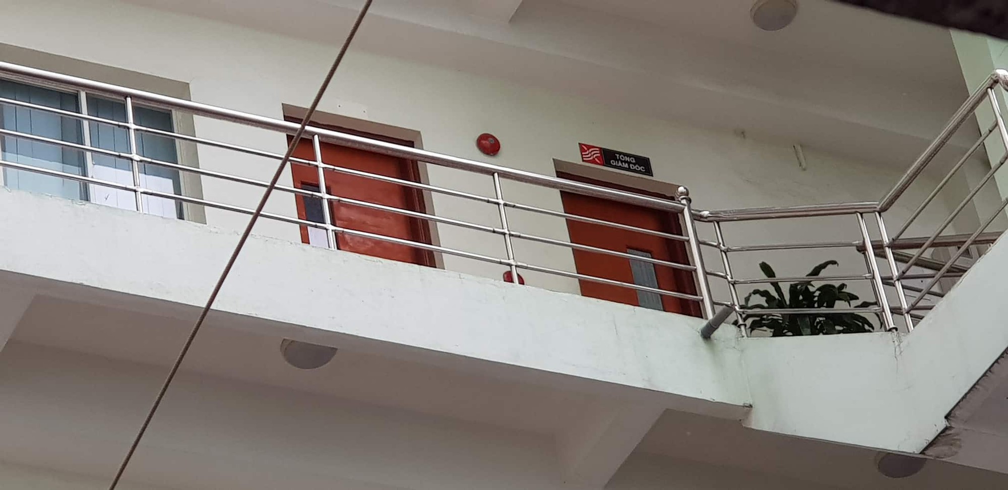 Bộ Công an khám xét chuỗi cửa hàng điện thoại Nhật Cường Mobile - Ảnh 5.