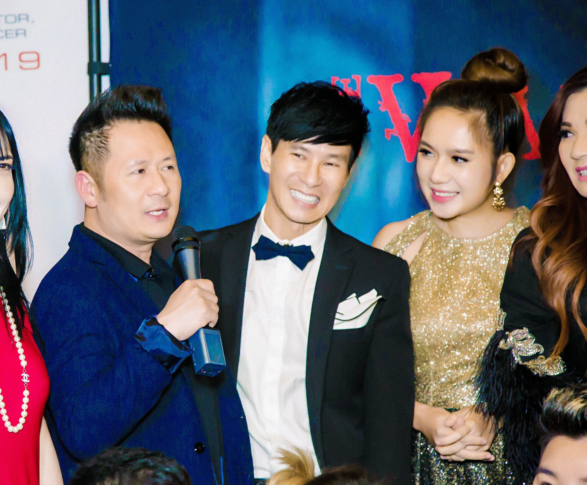 Vợ chồng Lý Hải - Minh Hà rạng rỡ trong ngày đưa phim sang Mỹ - Ảnh 6. Vợ chồng Lý Hải - Minh Hà rạng rỡ trong ngày đưa phim sang Mỹ - Ảnh 6.