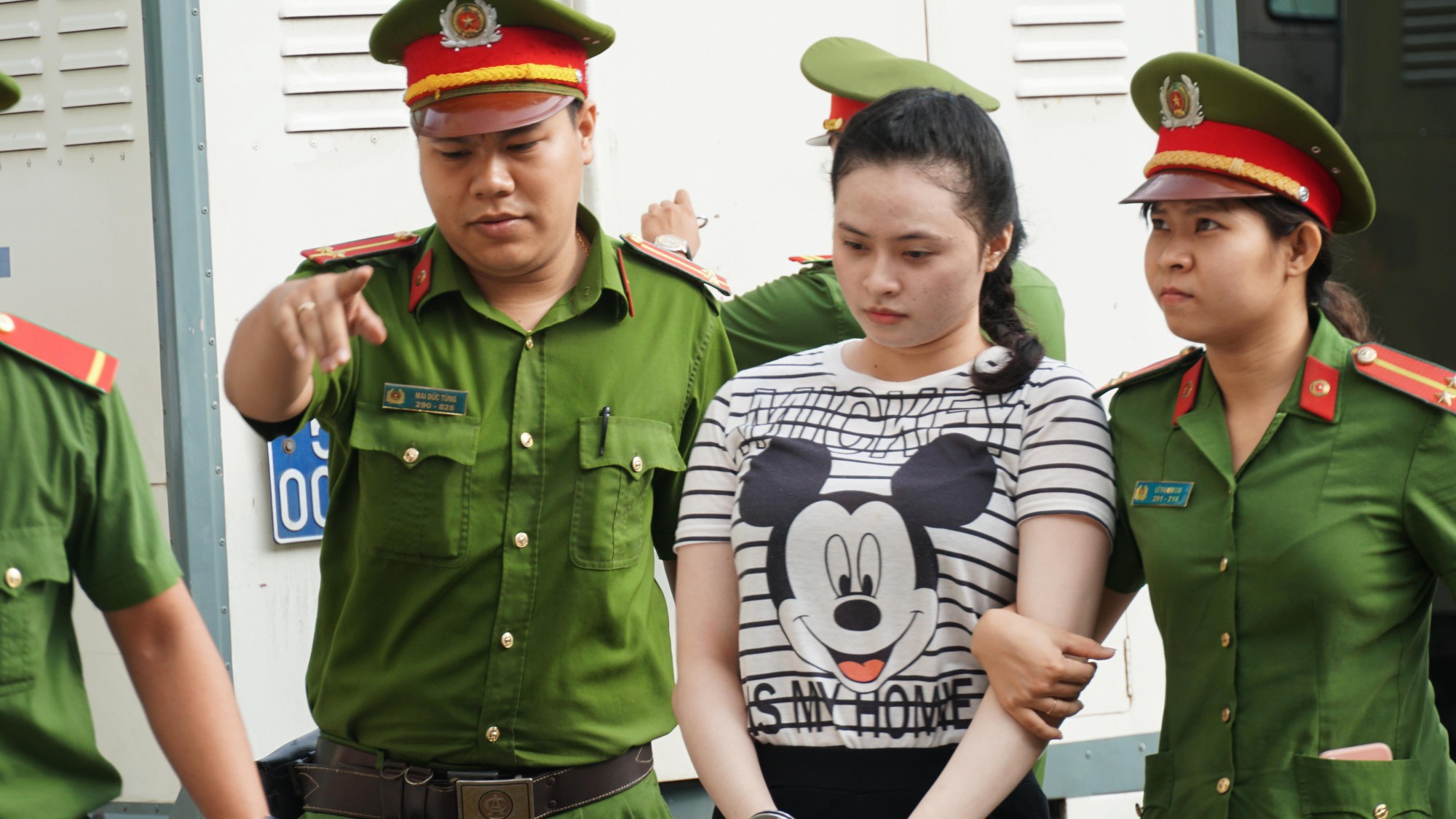 Văn Kính Dương bị đề nghị 2 án tử, hotgirl Ngọc Miu 20 năm tù - Ảnh 2. Văn Kính Dương bị đề nghị 2 án tử, hotgirl Ngọc Miu 20 năm tù - Ảnh 2.