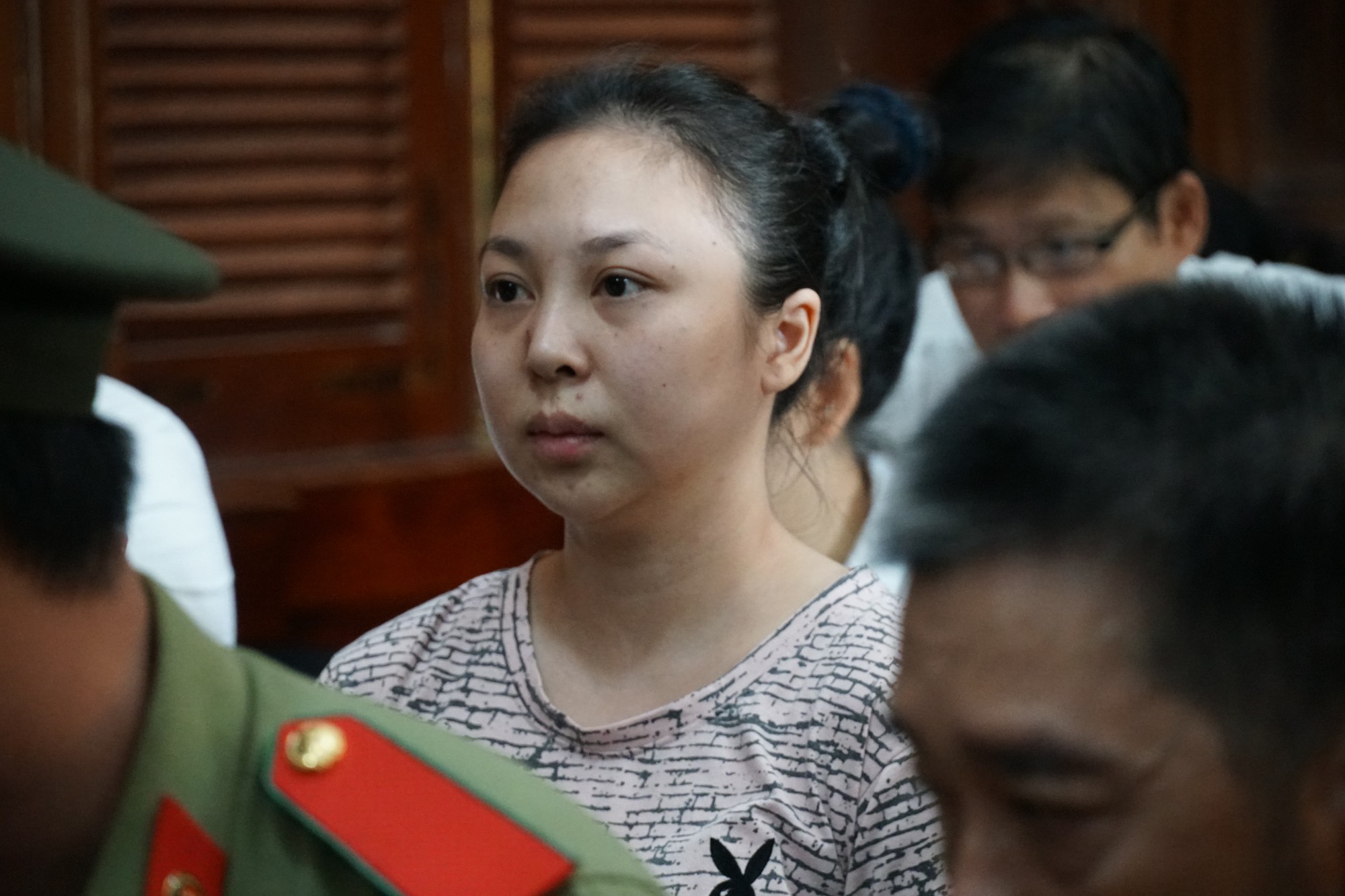 Văn Kính Dương bị đề nghị 2 án tử, hotgirl Ngọc Miu 20 năm tù - Ảnh 6. Văn Kính Dương bị đề nghị 2 án tử, hotgirl Ngọc Miu 20 năm tù - Ảnh 6.