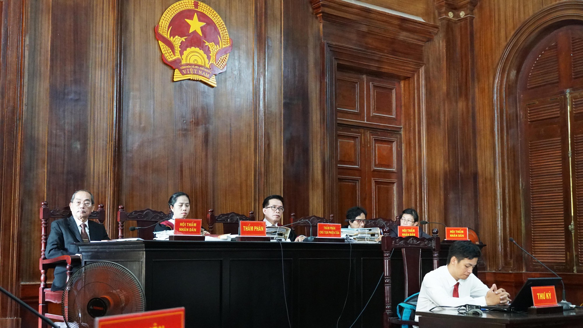Luật sư: Văn Kính Dương mong muốn sống để trả bớt phần nợ với xã hội - Ảnh 2.