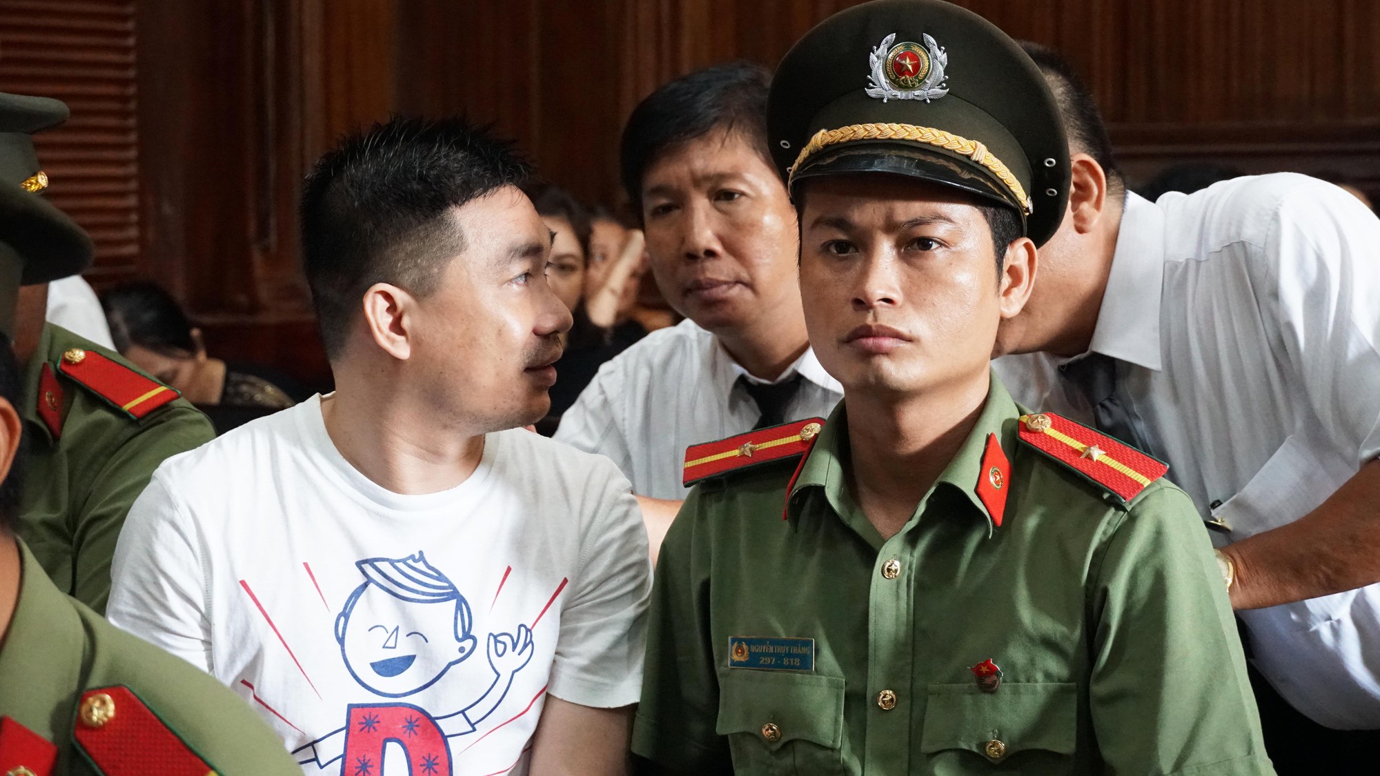 Văn Kính Dương: Bị cáo không am hiểu pháp luật, không biết ma túy bị cấm - Ảnh 1. Văn Kính Dương: Bị cáo không am hiểu pháp luật, không biết ma túy bị cấm - Ảnh 1.