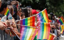 LGBT đừng có làm lố nữa!
