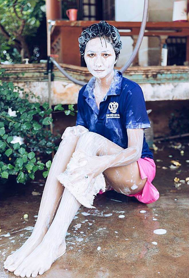 Sao Việt hôm nay (9/5): Mâu Thủy chiếm spotlight với thân hình gợi cảm, bà xã Tiến Đạt khoe mang bầu được hơn 3 tháng - Ảnh 11. Sao Việt hôm nay (9/5): Mâu Thủy chiếm spotlight với thân hình gợi cảm, bà xã Tiến Đạt khoe mang bầu được hơn 3 tháng - Ảnh 11.
