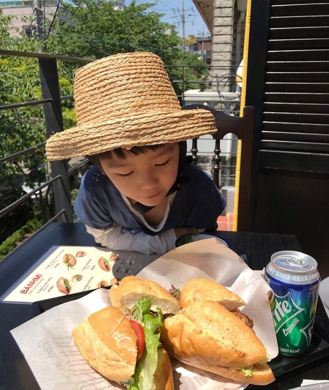 Bánh mì Phượng Hội An mở cửa tại Hàn Quốc, giá gần 160.000 đồng một cái - Ảnh 2.