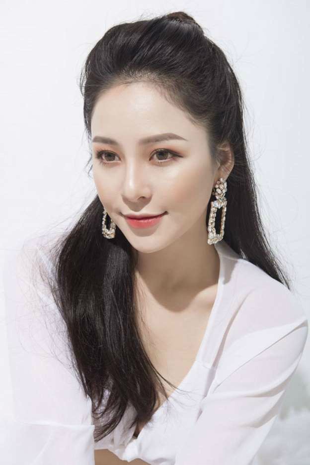 Ca sĩ, diễn viên Việt lao đao vì bị nghi lộ clip và hình ảnh nóng - Ảnh 6. Ca sĩ, diễn viên Việt lao đao vì bị nghi lộ clip và hình ảnh nóng - Ảnh 6.