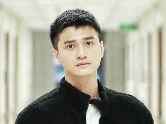 Ca sĩ, diễn viên Việt lao đao vì bị nghi lộ clip và hình ảnh nóng - Ảnh 9. Ca sĩ, diễn viên Việt lao đao vì bị nghi lộ clip và hình ảnh nóng - Ảnh 9.
