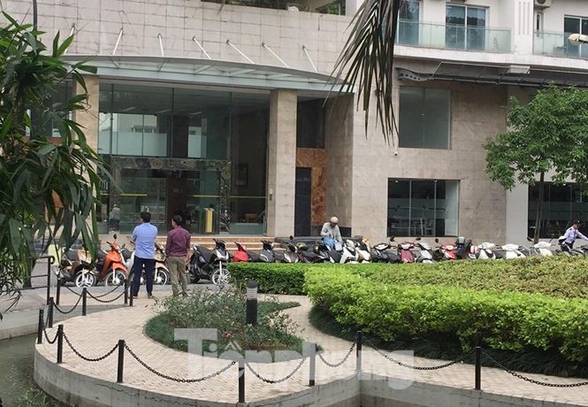 Bộ Công an khám xét chuỗi cửa hàng điện thoại Nhật Cường Mobile - Ảnh 11.