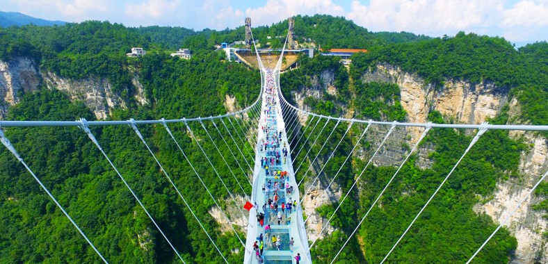 Du lịch mạo hiểm và những điểm đến thử thách lòng can đảm của du khách - Ảnh 1. Du lịch mạo hiểm và những điểm đến thử thách lòng can đảm của du khách - Ảnh 1.