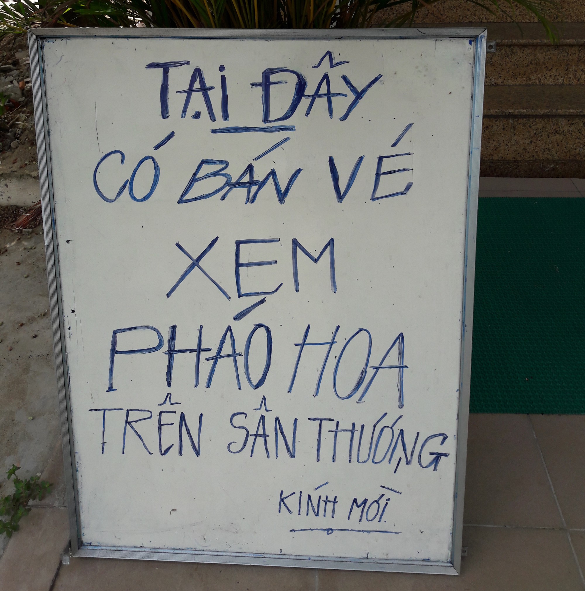 Khách sạn, quán cà phê hét đến 500.000 đồng vé khai mạc Lễ hội pháo hoa quốc tế Đà Nẵng 2019 - Ảnh 1. Khách sạn, quán cà phê hét đến 500.000 đồng vé khai mạc Lễ hội pháo hoa quốc tế Đà Nẵng 2019 - Ảnh 1.