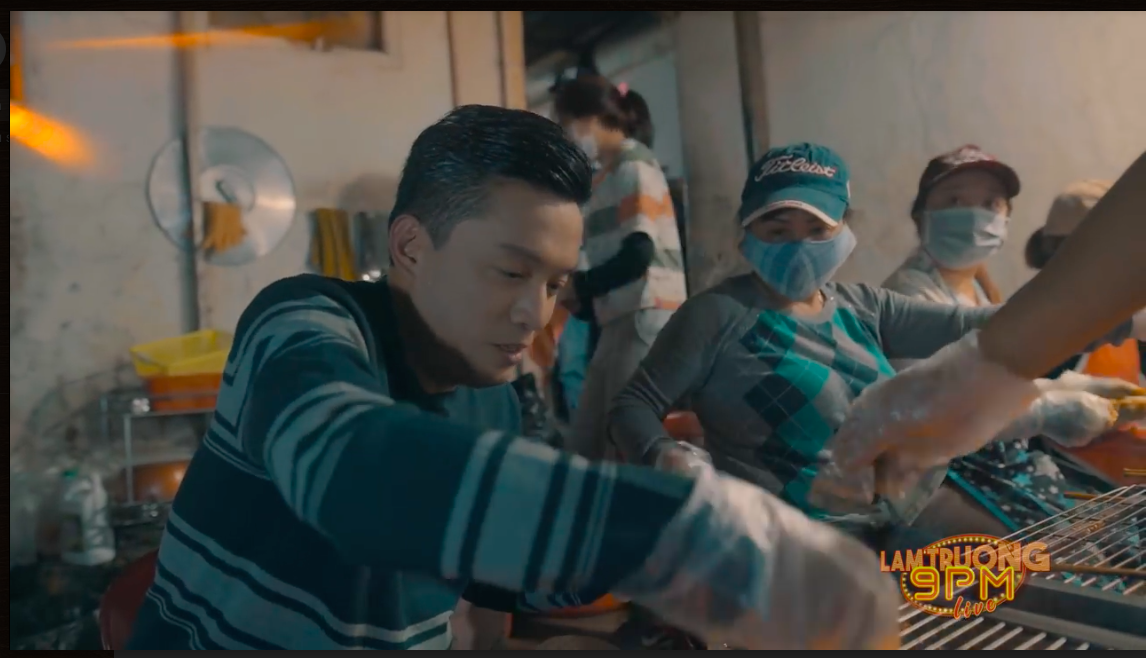 Lam Trường nướng bánh tráng và bán sữa đậu nành tại Đà Lạt khiến fan thích thú - Ảnh 8. Lam Trường nướng bánh tráng và bán sữa đậu nành tại Đà Lạt khiến fan thích thú - Ảnh 8.
