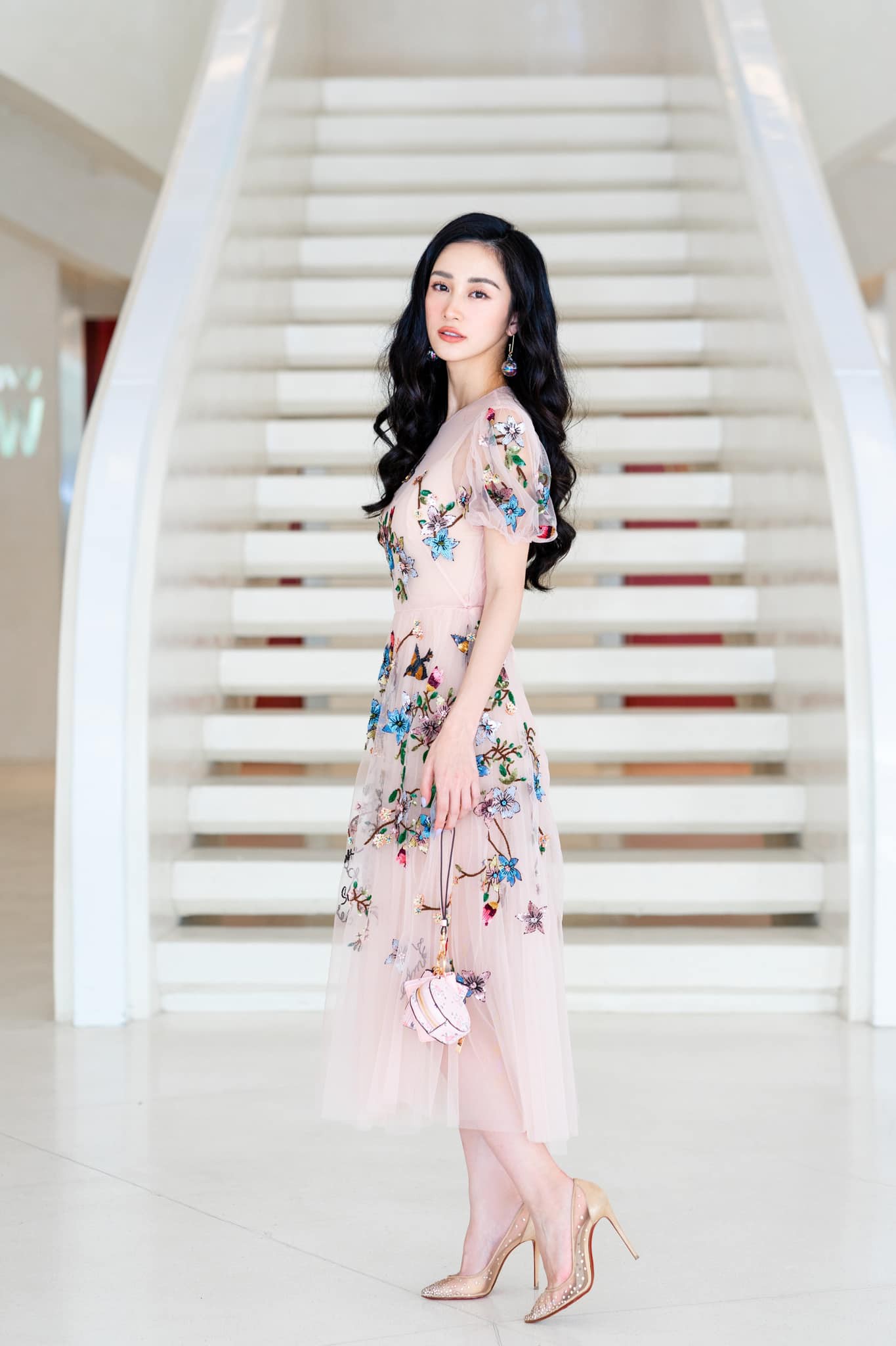 Mĩ nhân Việt nào là Nữ hoàng thảm đỏ tuần qua? (kì 53) - Ảnh 5.