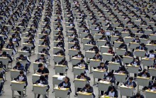 Công an triệt phá đường dây gian lận trong kì thi đại học khốc liệt nhất thế giới