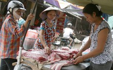 Giá thịt heo ở Sài Gòn tăng từng ngày, chợ đầu mối và chợ nhỏ lẻ tiêu thụ tốt