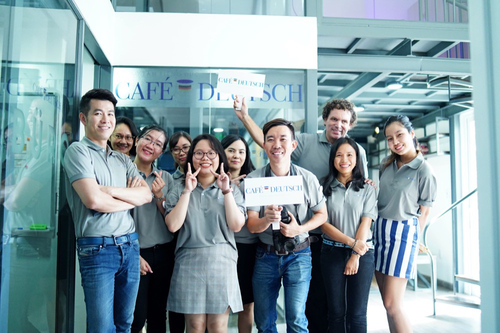 Hồ Trung Dũng: Mở trường dạy tiếng Đức không vì mục đích kinh doanh hay lợi nhuận - Ảnh 5. Hồ Trung Dũng: Mở trường dạy tiếng Đức không vì mục đích kinh doanh hay lợi nhuận - Ảnh 5.