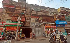 'Chuồng cọp' vẫn đua nhau mọc như mắc cửi ở những khu tập thể cũ của Hà Nội