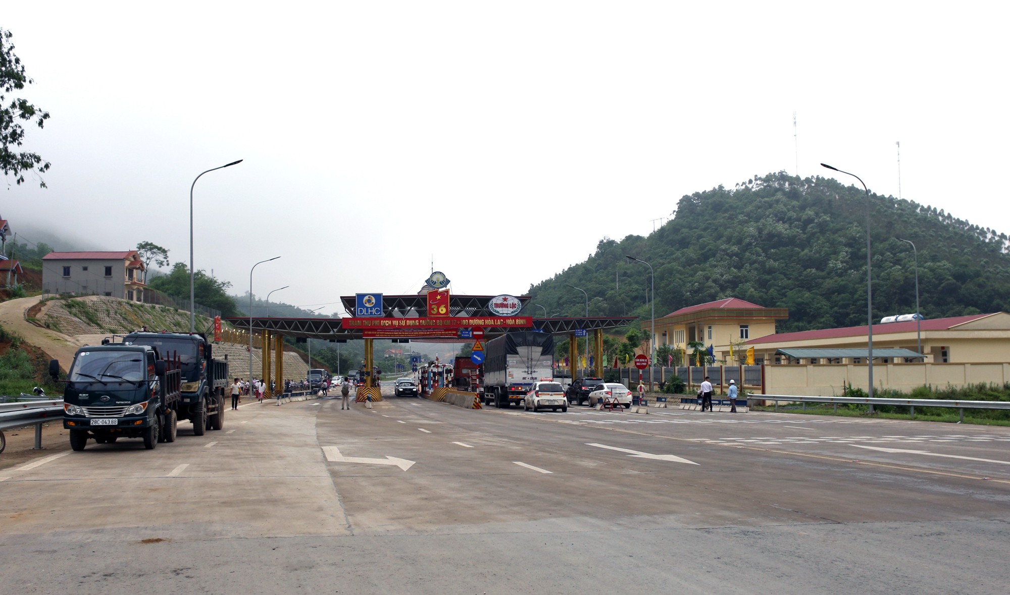 Đại diện BOT Hòa Lạc - Hòa Bình: Người dân nói sẽ phản đối thu phí ít nhất một tuần - Ảnh 2.