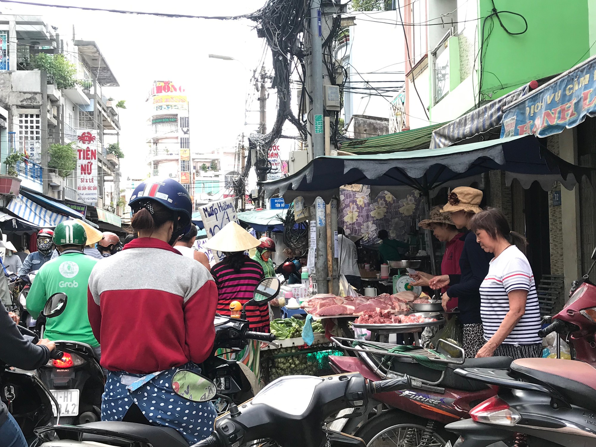 Giá thịt heo ở Sài Gòn tăng từng ngày, chợ đầu mối và chợ nhỏ lẻ tiêu thụ tốt - Ảnh 1. Giá thịt heo ở Sài Gòn tăng từng ngày, chợ đầu mối và chợ nhỏ lẻ tiêu thụ tốt - Ảnh 1.