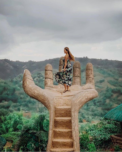 Bàn tay vàng trong làng sống ảo đẹp mê mẩn giữa rừng - Ảnh 1. Bàn tay vàng trong làng sống ảo đẹp mê mẩn giữa rừng - Ảnh 1.