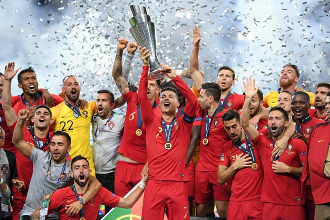 Messi bị chế nhạo trong ngày Ronaldo vô địch Nations League - Ảnh 2. Messi bị chế nhạo trong ngày Ronaldo vô địch Nations League - Ảnh 2.