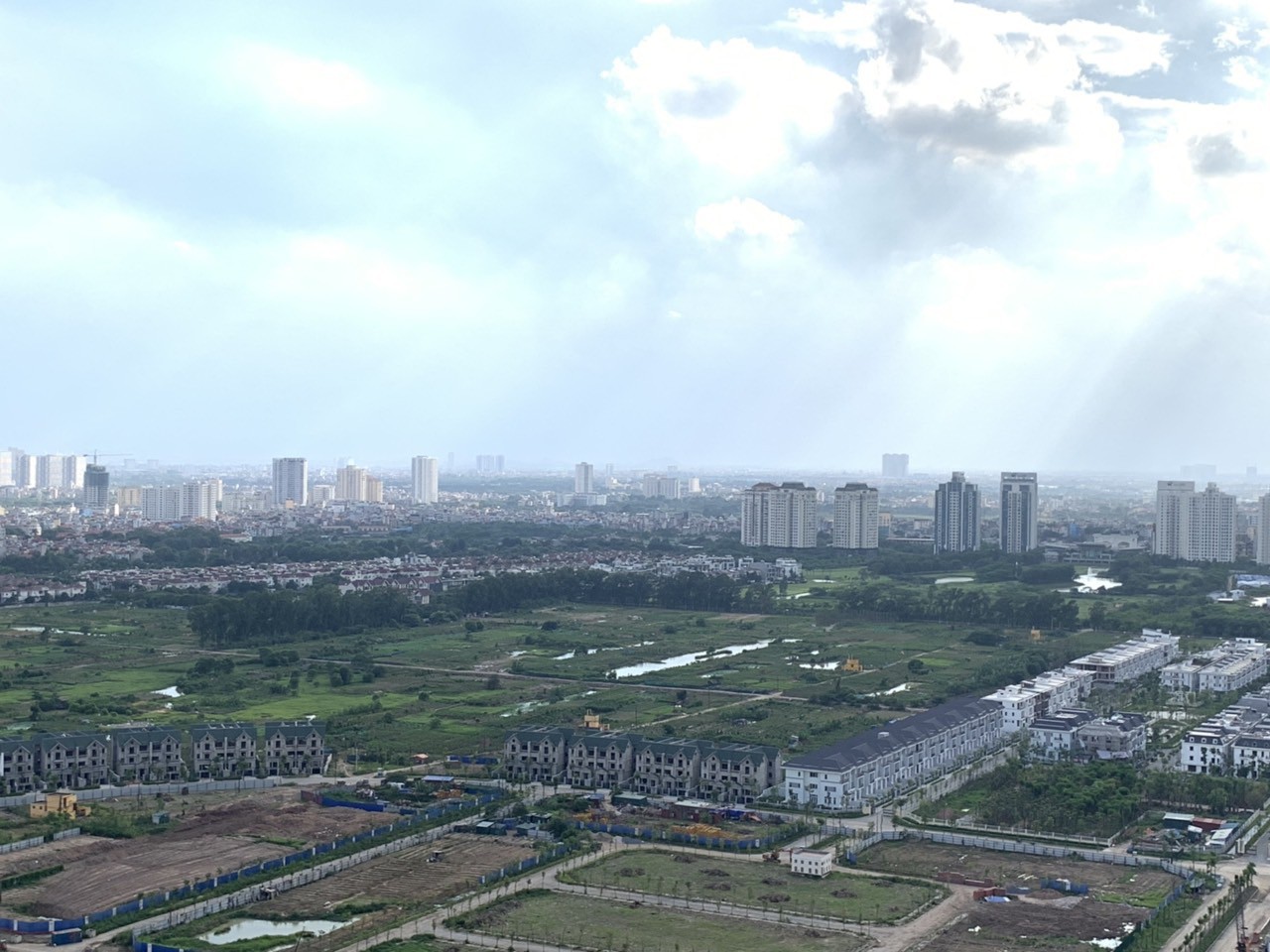 Khu đô thị Ciputra và những dự án 10 năm bỏ hoang - Ảnh 3. Khu đô thị Ciputra và những dự án 10 năm bỏ hoang - Ảnh 3.