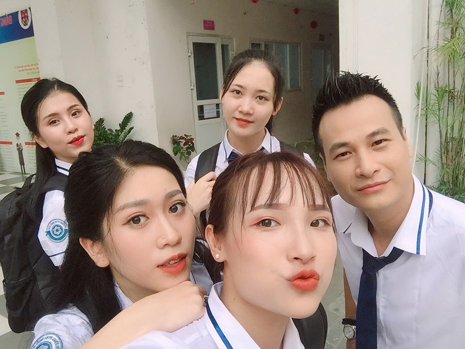 Đạo diễn Nguyễn Love sẽ cắt hết cảnh có diễn viên khỏa thân dưới hồ sen tham gia - Ảnh 3. Đạo diễn Nguyễn Love sẽ cắt hết cảnh có diễn viên khỏa thân dưới hồ sen tham gia - Ảnh 3.
