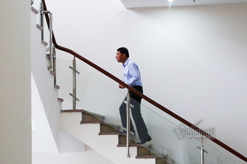 Hình ảnh xét xử phúc thẩm Phan Văn Anh Vũ và 4 cựu cán bộ công an - Ảnh 5. Hình ảnh xét xử phúc thẩm Phan Văn Anh Vũ và 4 cựu cán bộ công an - Ảnh 5.