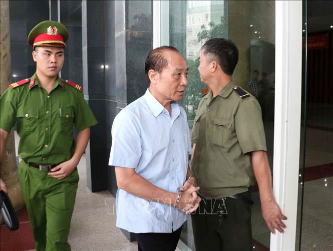 Hình ảnh xét xử phúc thẩm Phan Văn Anh Vũ và 4 cựu cán bộ công an - Ảnh 7. Hình ảnh xét xử phúc thẩm Phan Văn Anh Vũ và 4 cựu cán bộ công an - Ảnh 7.