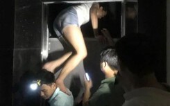 Hà Nội: Giải cứu nhiều người mắc kẹt trong thang máy khi chung cư mất điện