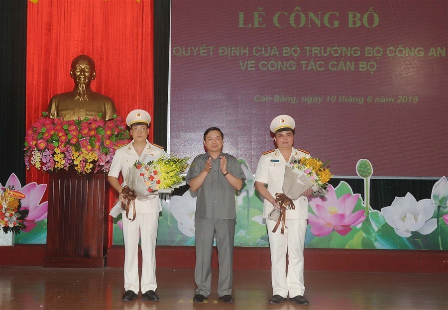 Bổ nhiệm 2 tân Phó Giám đốc Công an tỉnh Cao Bằng - Ảnh 1. Bổ nhiệm 2 tân Phó Giám đốc Công an tỉnh Cao Bằng - Ảnh 1.