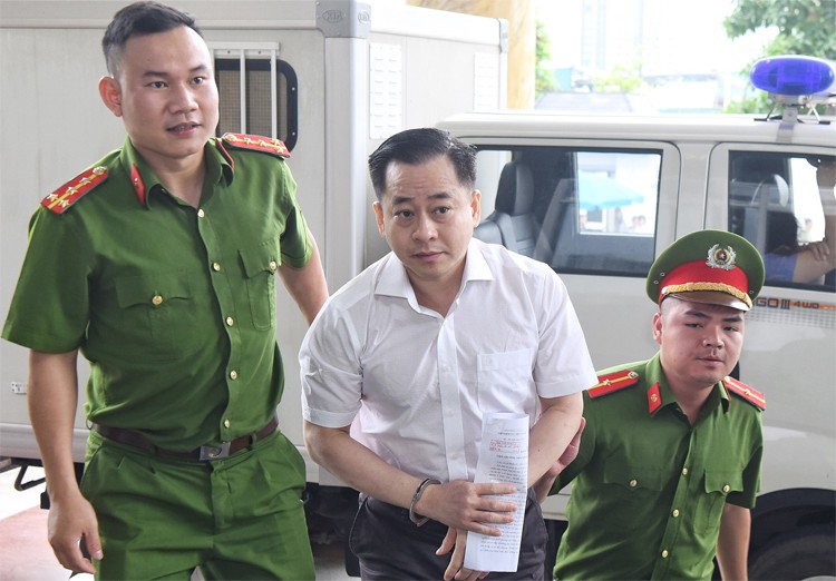 Vũ Nhôm khai buôn đất để hoạt động nghiệp vụ của công an - Ảnh 2.