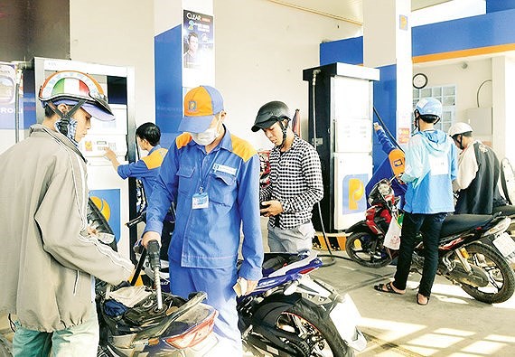 Tổng kiểm tra các cửa hàng xăng dầu trên toàn quốc - Ảnh 1.