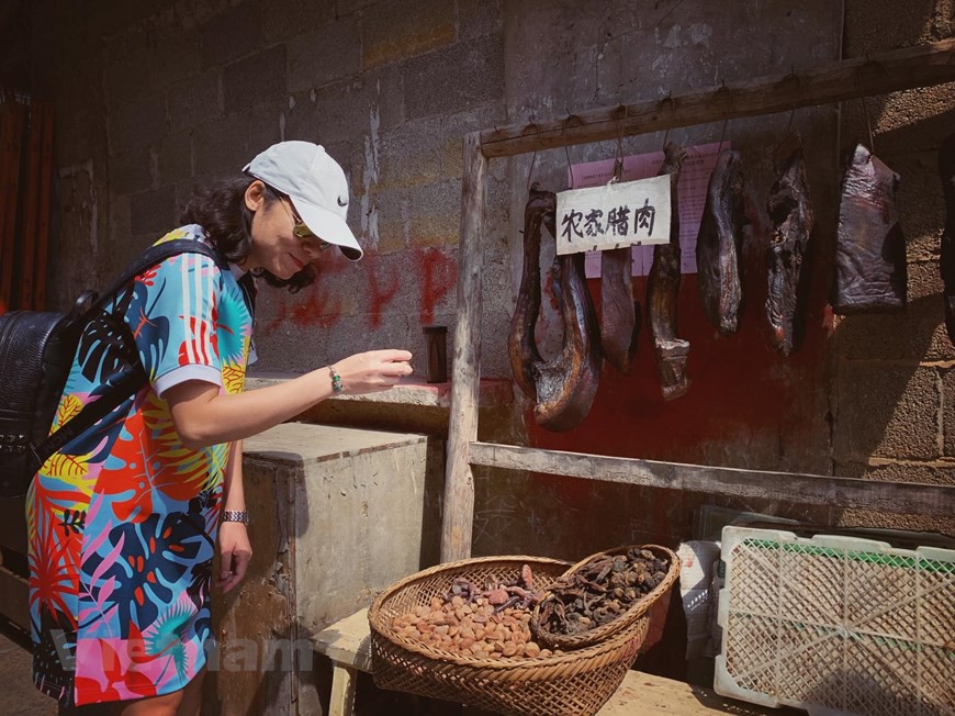 Phù Dung trấn: Làng cổ kì bí nghìn năm ‘treo’ trên thác nước - Ảnh 14. Phù Dung trấn: Làng cổ kì bí nghìn năm ‘treo’ trên thác nước - Ảnh 14.