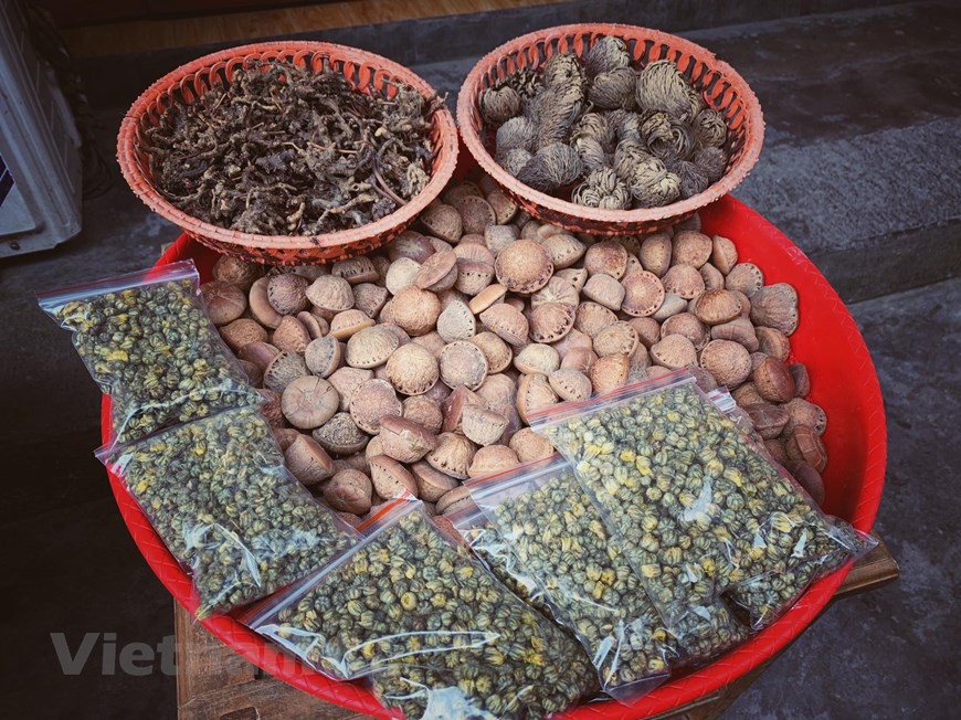 Phù Dung trấn: Làng cổ kì bí nghìn năm ‘treo’ trên thác nước - Ảnh 15. Phù Dung trấn: Làng cổ kì bí nghìn năm ‘treo’ trên thác nước - Ảnh 15.