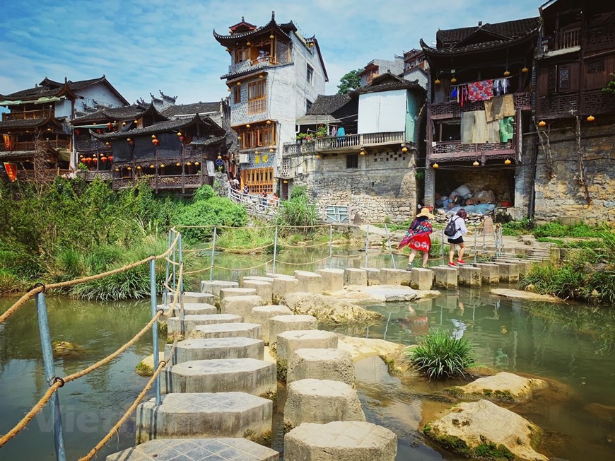 Phù Dung trấn: Làng cổ kì bí nghìn năm ‘treo’ trên thác nước - Ảnh 21. Phù Dung trấn: Làng cổ kì bí nghìn năm ‘treo’ trên thác nước - Ảnh 21.