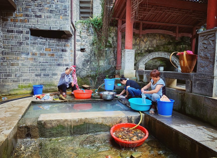 Phù Dung trấn: Làng cổ kì bí nghìn năm ‘treo’ trên thác nước - Ảnh 22. Phù Dung trấn: Làng cổ kì bí nghìn năm ‘treo’ trên thác nước - Ảnh 22.