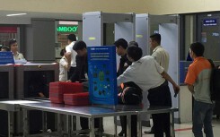 Camera an ninh Nội Bài 'bắt tận tay' nhân viên hàng không trộm đồ