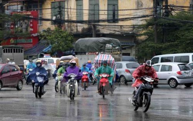 Đêm nay đón mưa giải nhiệt, Bắc Bộ dịu mát từ ngày mai - Ảnh 2.