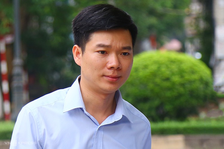 Toà Hoà Bình xét kháng cáo xin giảm án của Hoàng Công Lương - Ảnh 1. Toà Hoà Bình xét kháng cáo xin giảm án của Hoàng Công Lương - Ảnh 1.