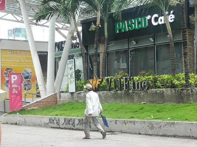 Xẻ thịt đất công viên để kinh doanh: TP HCM đòi lại công viên cho người dân - Ảnh 2. Xẻ thịt đất công viên để kinh doanh: TP HCM đòi lại công viên cho người dân - Ảnh 2.